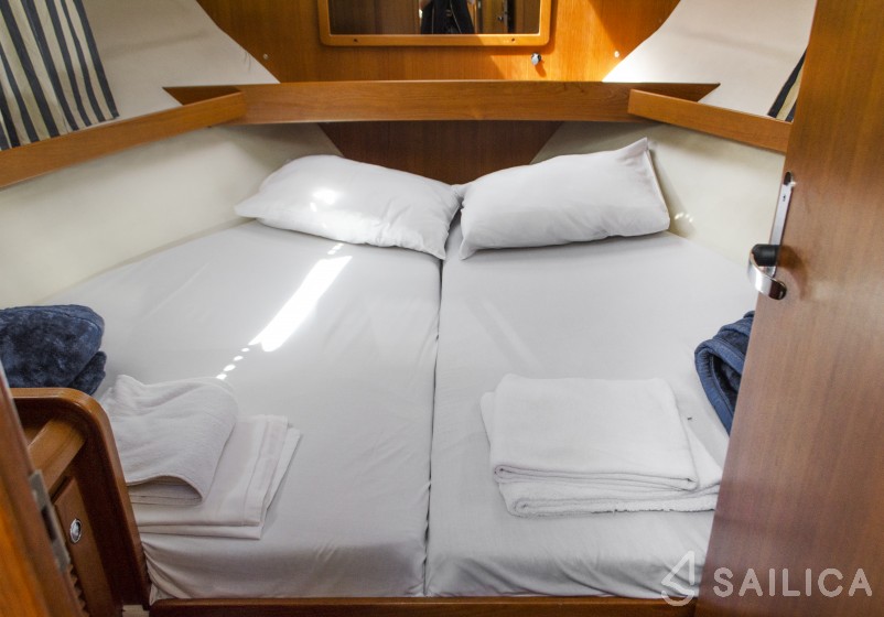 Nimbus 320 Coupe - Yacht Charter Sailica