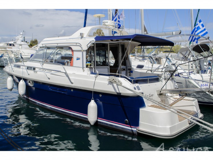 Nimbus 320 Coupe - Yacht Charter Sailica