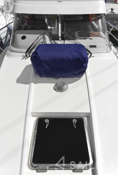Nimbus 320 Coupe - Yacht Charter Sailica