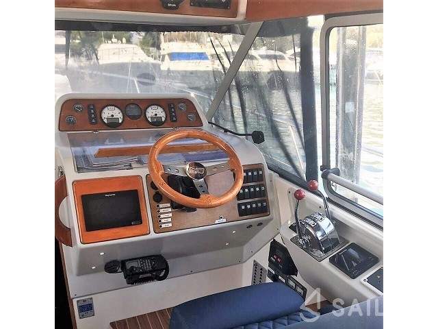 Nimbus 320 Coupe - Yacht Charter Sailica