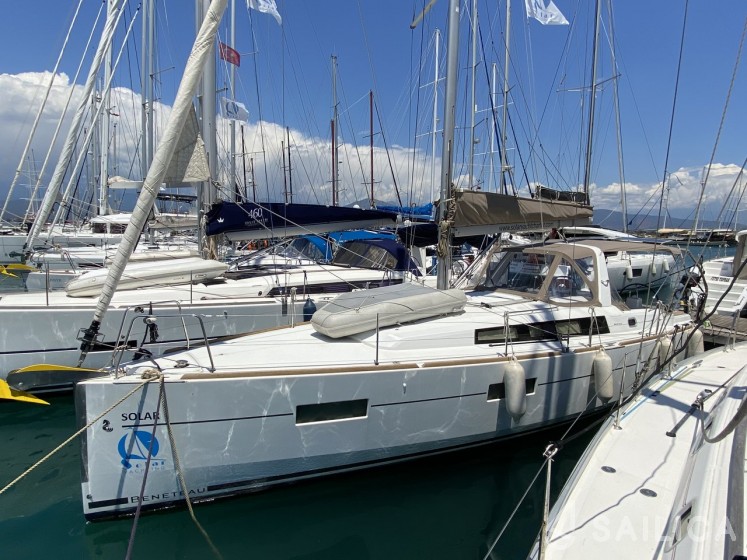 Oceanis 38 - Yacht Charter Sailica