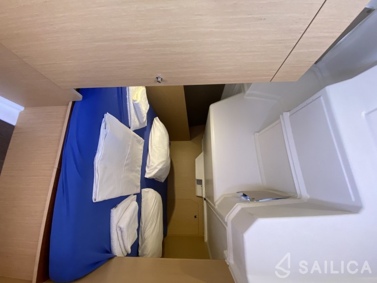 Oceanis 38 - Yacht Charter Sailica
