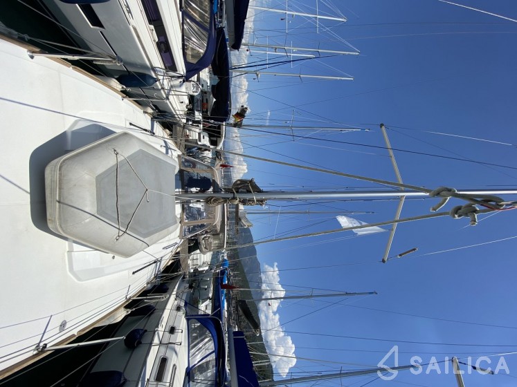 Oceanis 38 - Yacht Charter Sailica