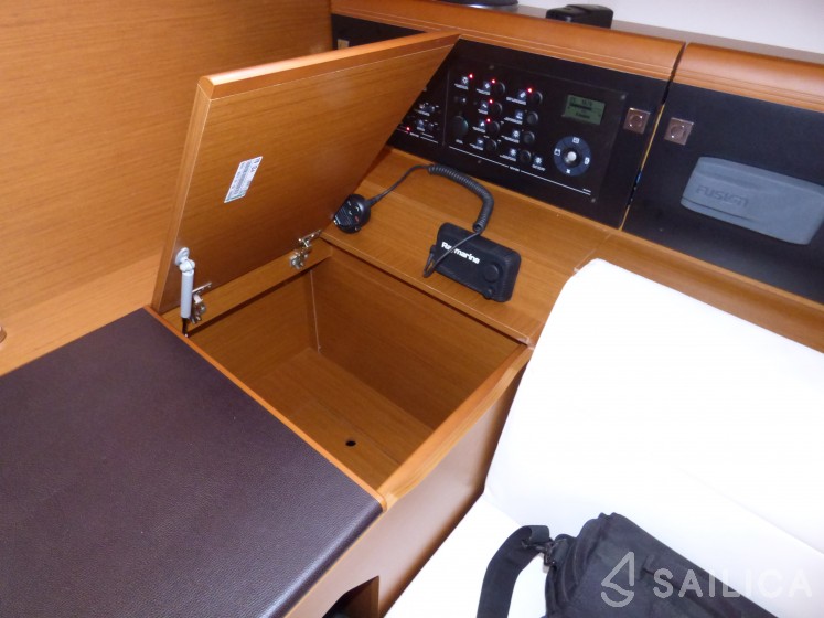 Sun Odyssey 519 - Yacht Charter Sailica
