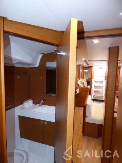 Sun Odyssey 519 - Yacht Charter Sailica