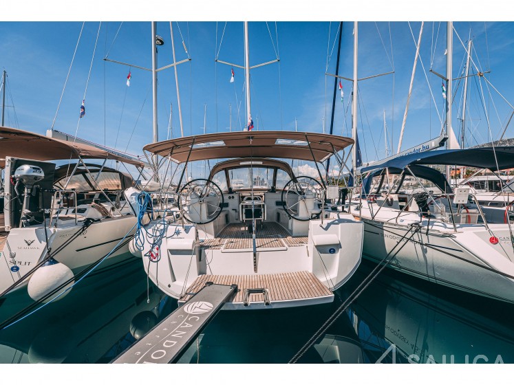 Sun Odyssey 519 - Yacht Charter Sailica
