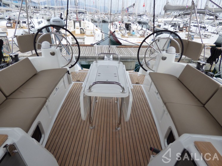 Sun Odyssey 519 - Yacht Charter Sailica