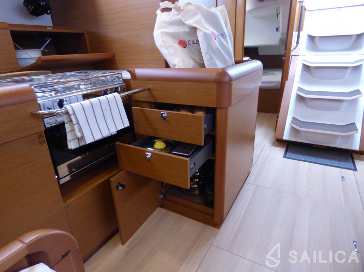 Sun Odyssey 519 - Yacht Charter Sailica