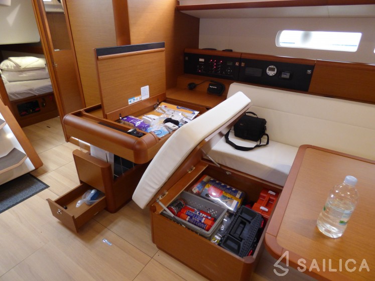 Sun Odyssey 519 - Yacht Charter Sailica