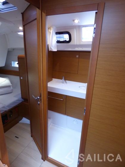 Sun Odyssey 519 - Yacht Charter Sailica