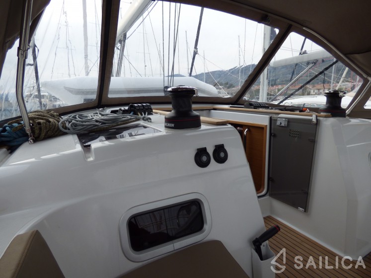 Sun Odyssey 519 - Yacht Charter Sailica