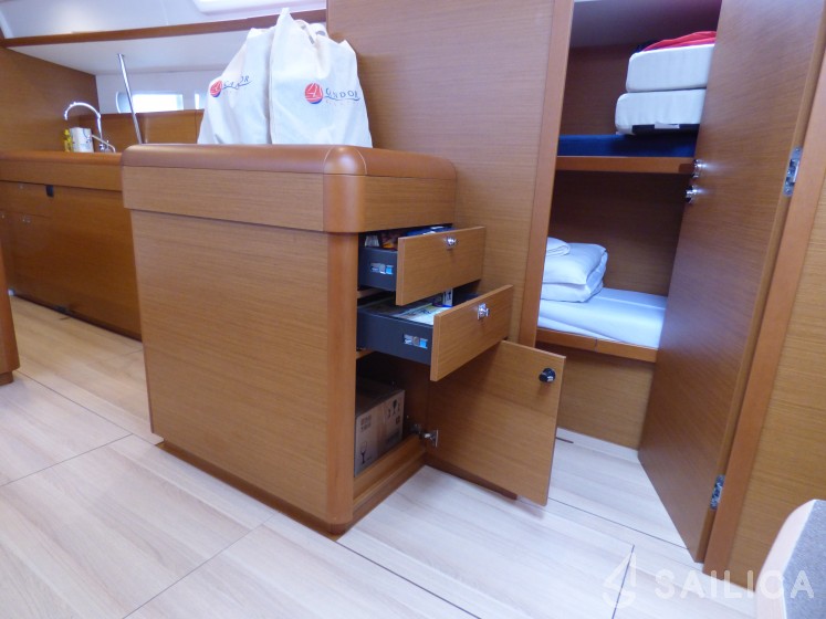 Sun Odyssey 519 - Yacht Charter Sailica