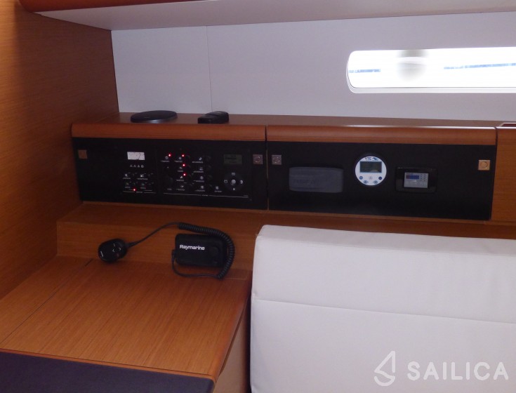 Sun Odyssey 519 - Yacht Charter Sailica