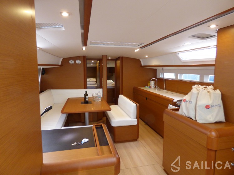 Sun Odyssey 519 - Yacht Charter Sailica