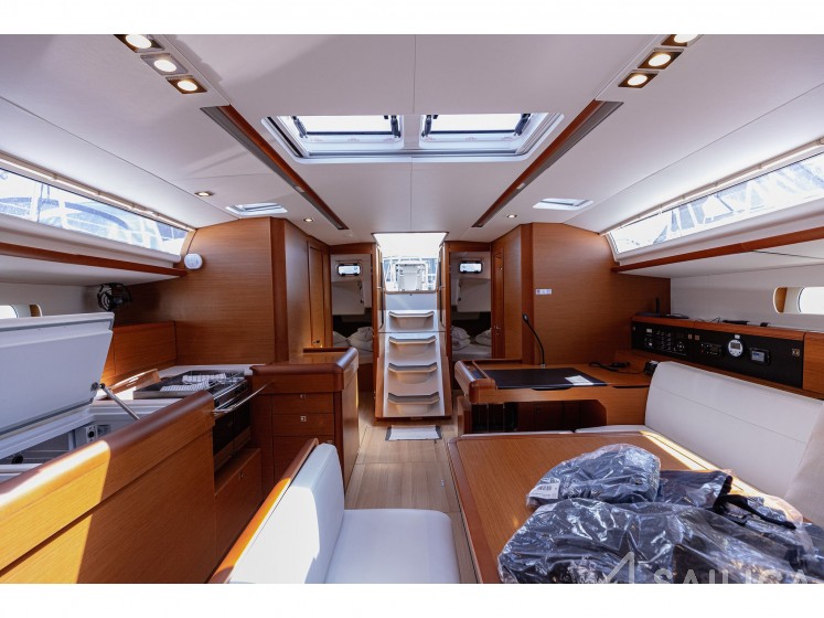 Sun Odyssey 519 - Yacht Charter Sailica