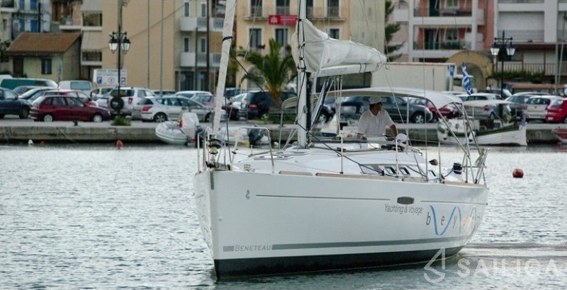 Oceanis 34 - Yacht Charter Sailica