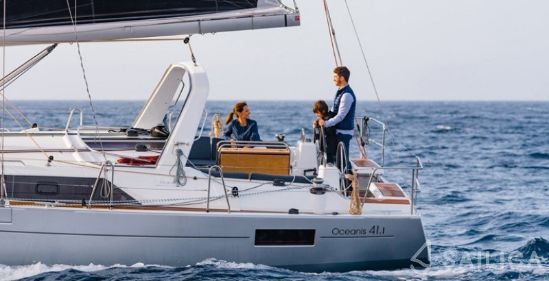 Oceanis 41.1 - Yacht Charter Sailica