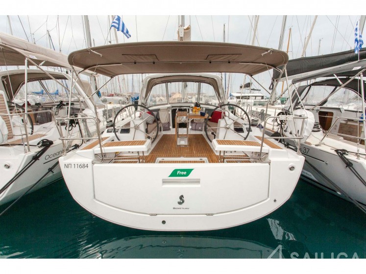 Oceanis 41.1 - Yacht Charter Sailica