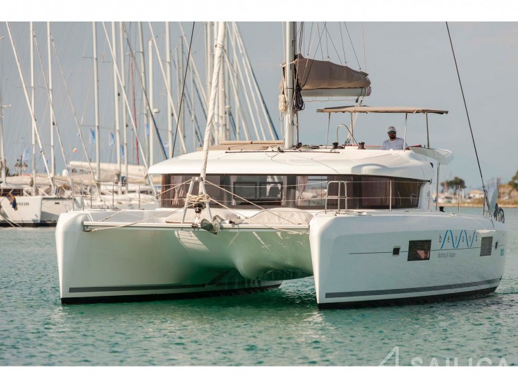 Lagoon 42 - Yacht Charter Sailica