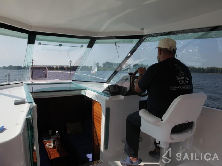 Nautika 1000 - Yacht Charter Sailica