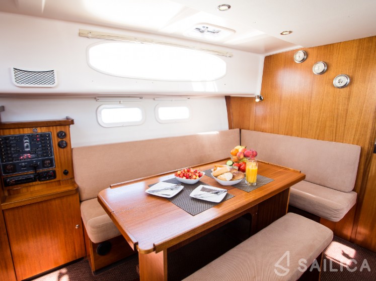 Nautika 1000 - Yacht Charter Sailica