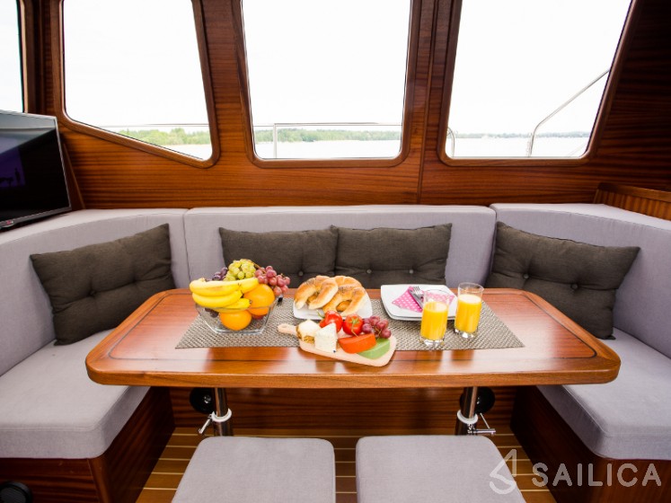 Nautiner 40.2 AFT - Yacht Charter Sailica