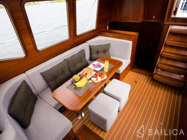 Nautiner 40.2 AFT - Yacht Charter Sailica