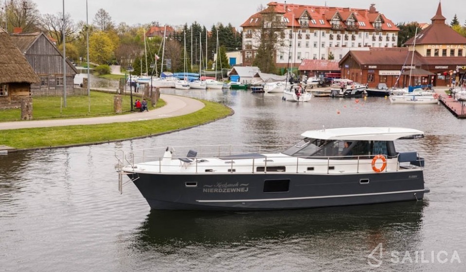 Nautika 1300  - Yacht Charter Sailica