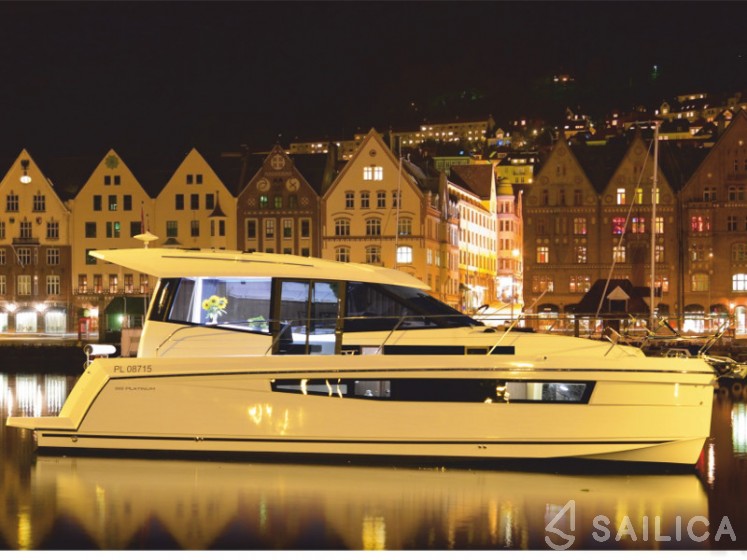 Platinum 989 - Yacht Charter Sailica