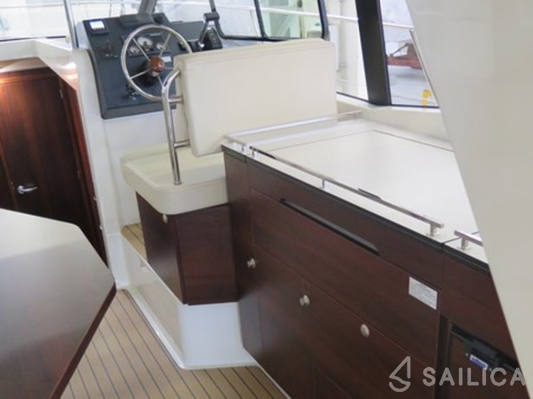 Platinum 989 - Yacht Charter Sailica