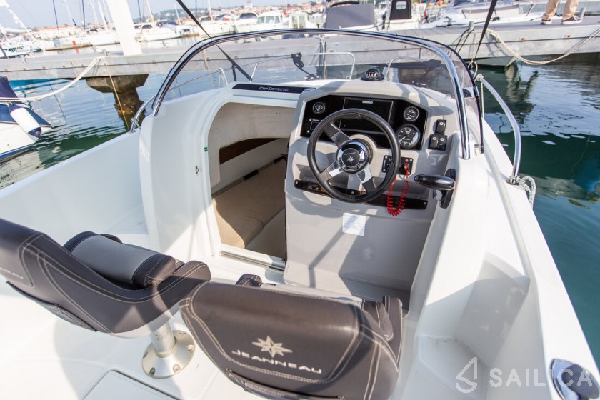 Cap Camarat 5.5 WA S2 - Yacht Charter Sailica