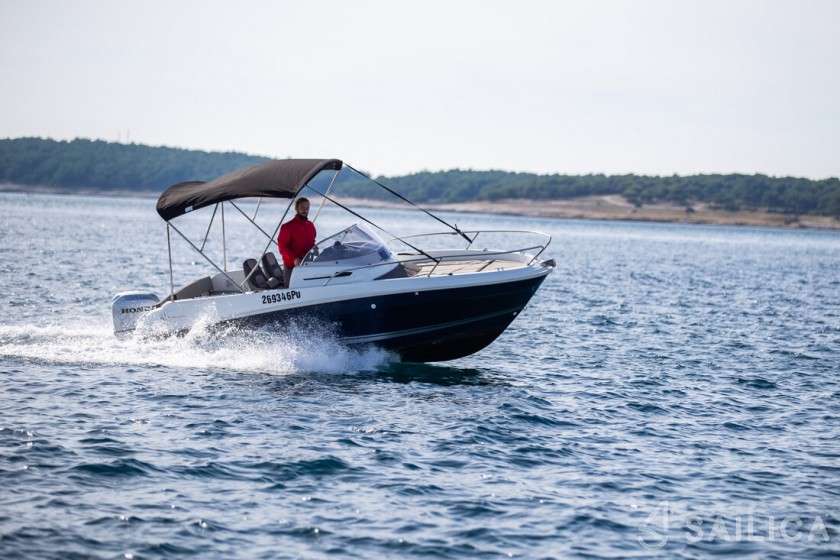 Cap Camarat 5.5 WA S2 - Yacht Charter Sailica