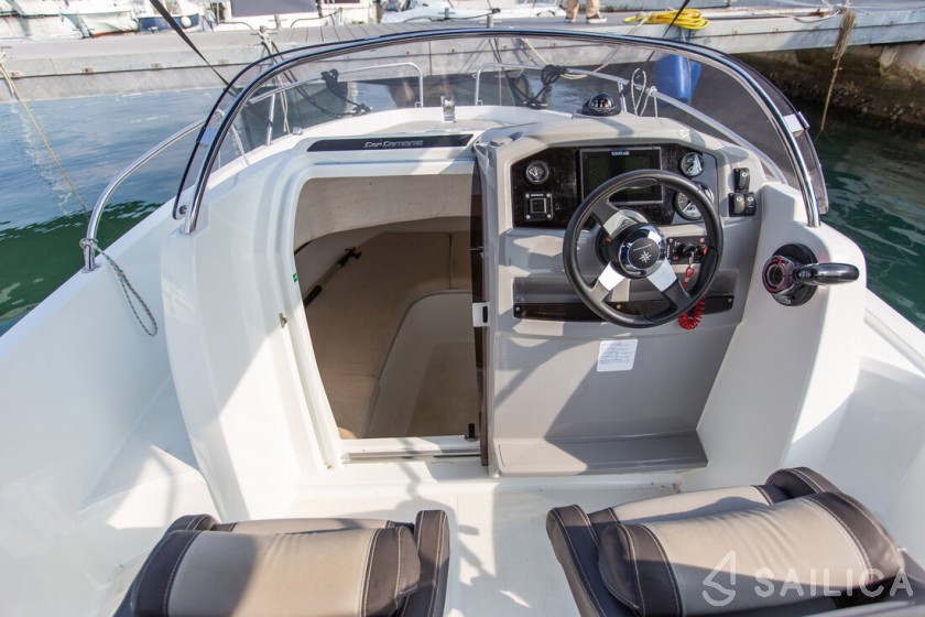 Cap Camarat 5.5 WA S2 - Yacht Charter Sailica