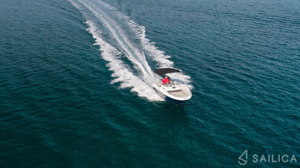Cap Camarat 5.5 WA S2 - Yacht Charter Sailica