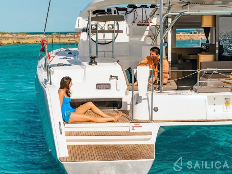 Lagoon 42 - Yacht Charter Sailica