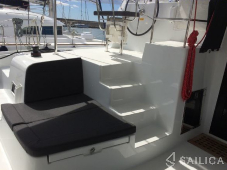Lagoon 42 - Yacht Charter Sailica