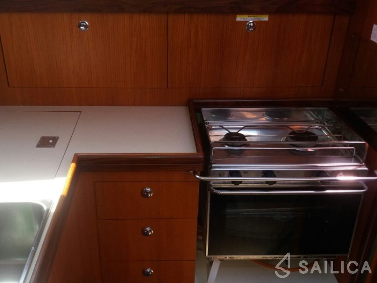 Hunter 31.2 - Yacht Charter Sailica
