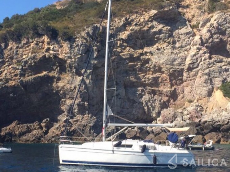 Hunter 31.2 - Yacht Charter Sailica