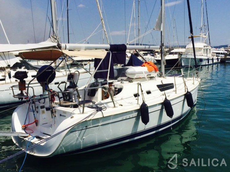 Hunter 31.2 - Yacht Charter Sailica