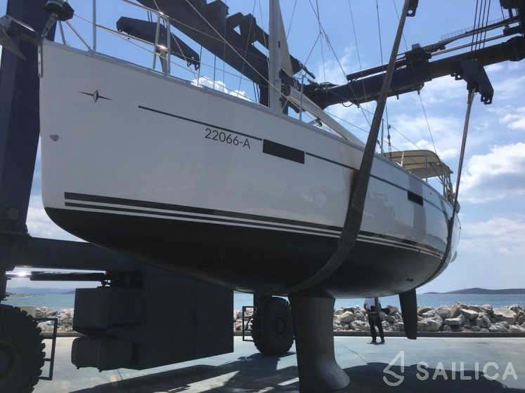 Bavaria 37 Cruiser - Yacht Charter Sailica