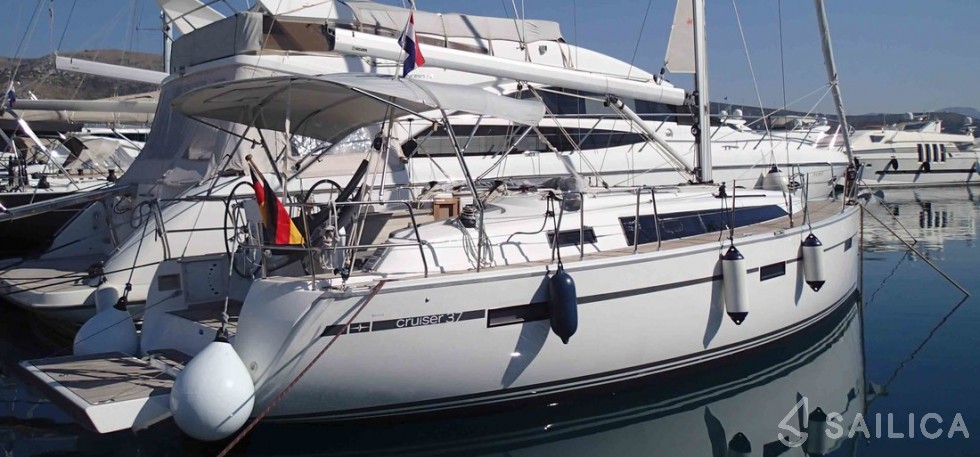 Bavaria 37 Cruiser - Yacht Charter Sailica