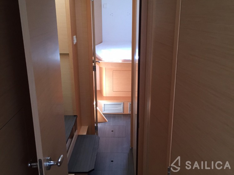Lagoon 42 - Yacht Charter Sailica