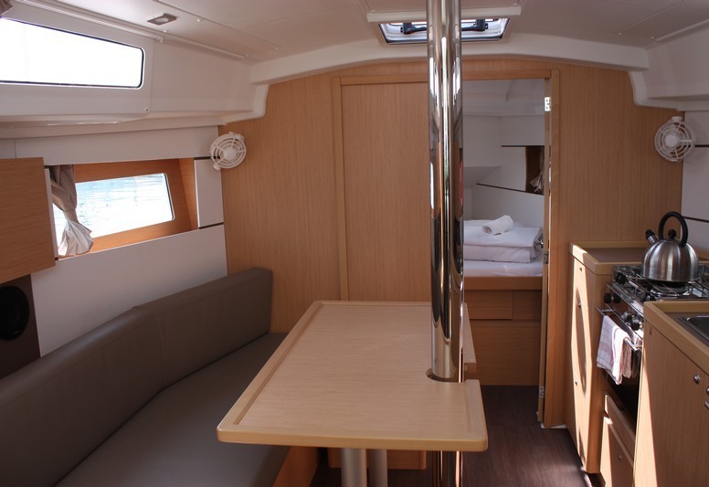 Oceanis 35.1 - Yacht Charter Sailica