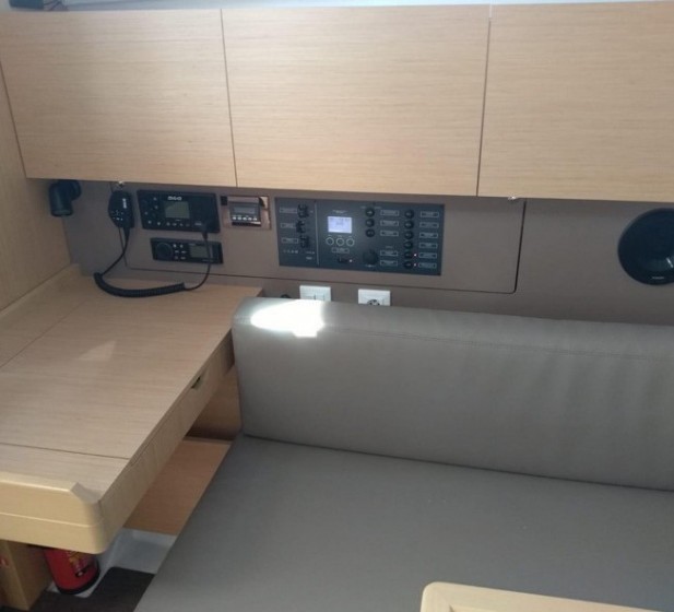 Oceanis 35.1 - Yacht Charter Sailica
