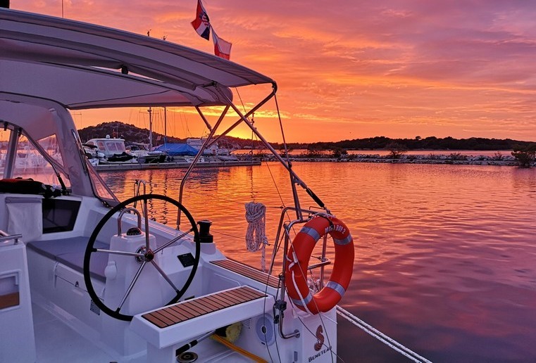 Oceanis 35.1 - Yacht Charter Sailica