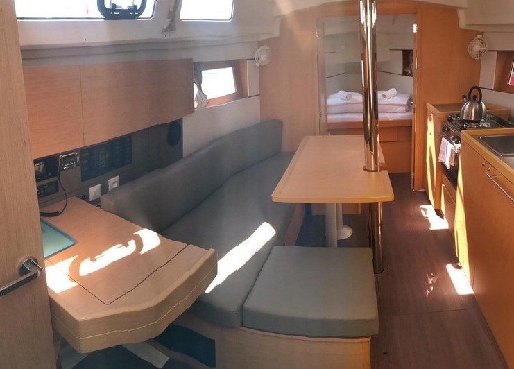 Oceanis 35.1 - Yacht Charter Sailica