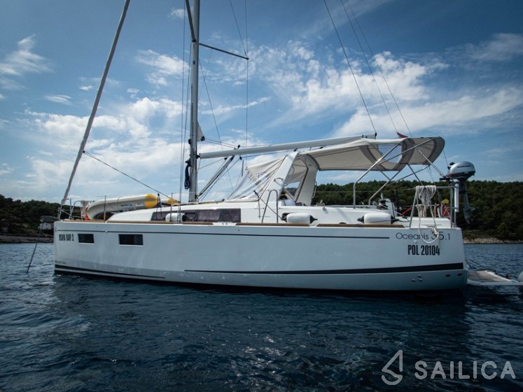 Oceanis 35.1 - Yacht Charter Sailica