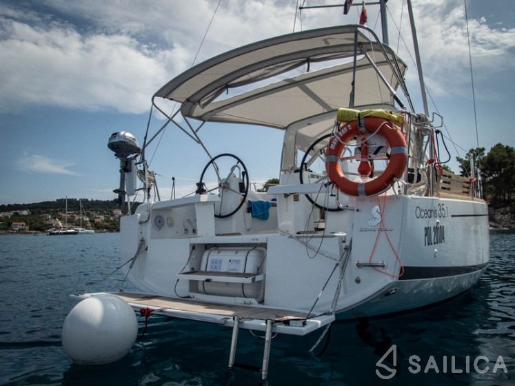 Oceanis 35.1 - Yacht Charter Sailica