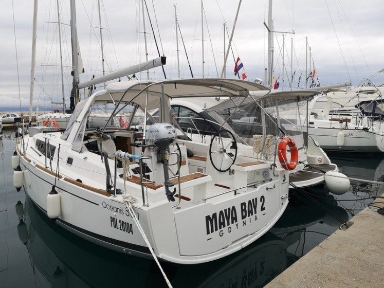 Oceanis 35.1 - Yacht Charter Sailica