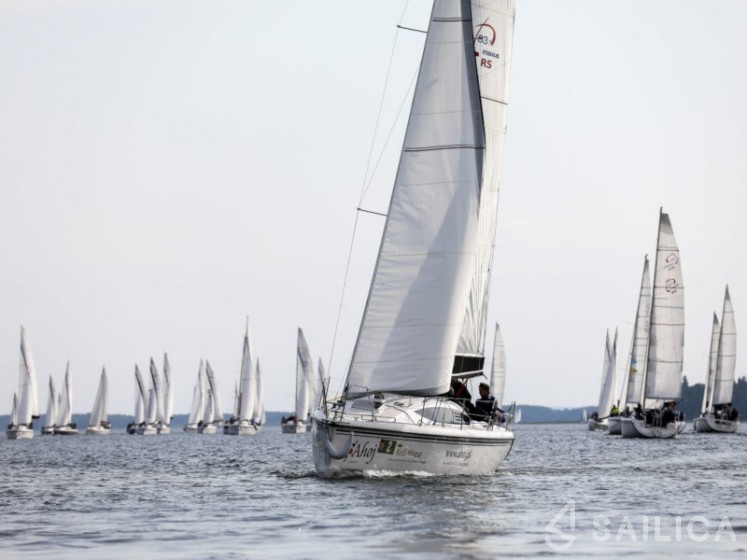 Maxus 33.1 RS - Yacht Charter Sailica
